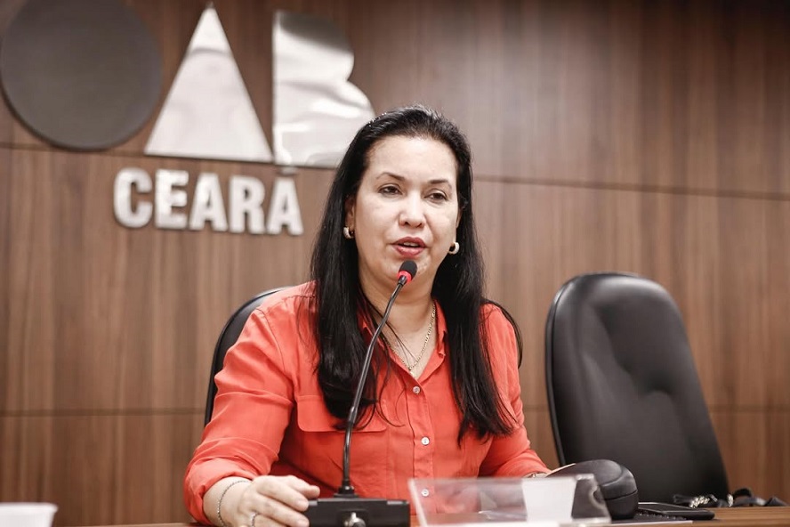 Em nota, presidente da OAB-CE, Christiane Leitão, repudia constrangimento à advogada em unidade prisional