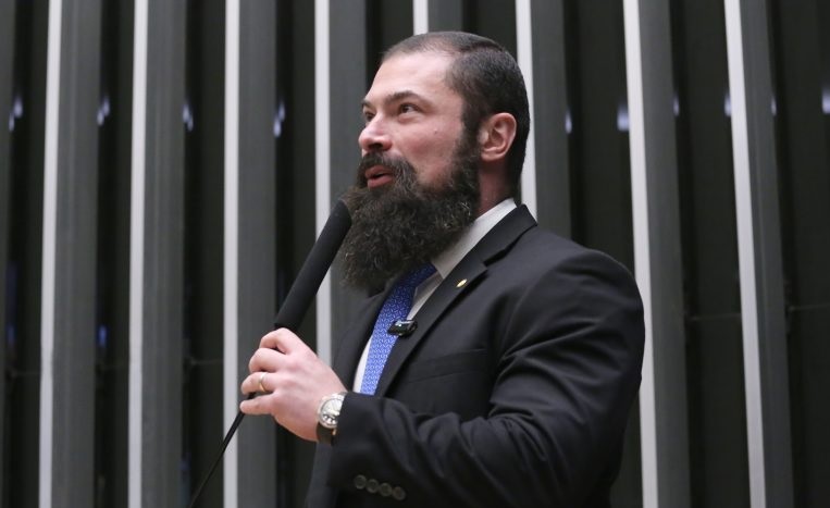 Avança parcelamento de dívidas tributárias para o setor de armas e munições