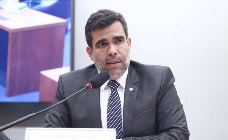 Regra para comunicação ao Conselho Tutelar de atendimentos de saúde a crianças