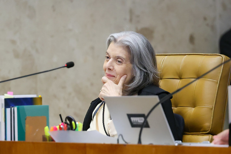 Cármen Lúcia barra tentativa de afastar condenação de ex-deputado