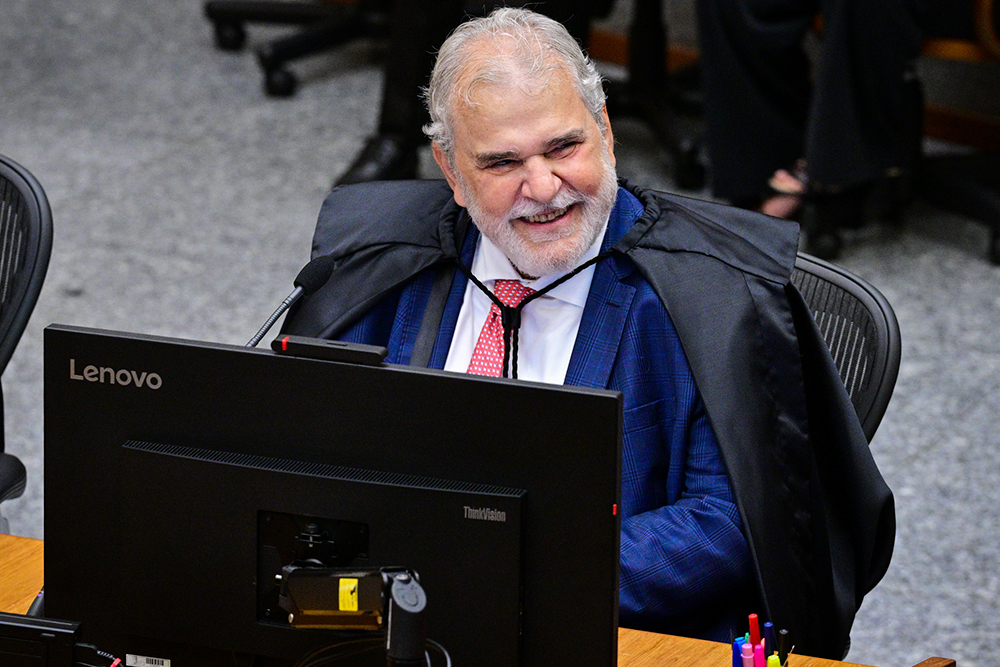 STJ restabelece convivência de cadela com ex-companheiro, mas afasta aplicação da guarda compartilhada